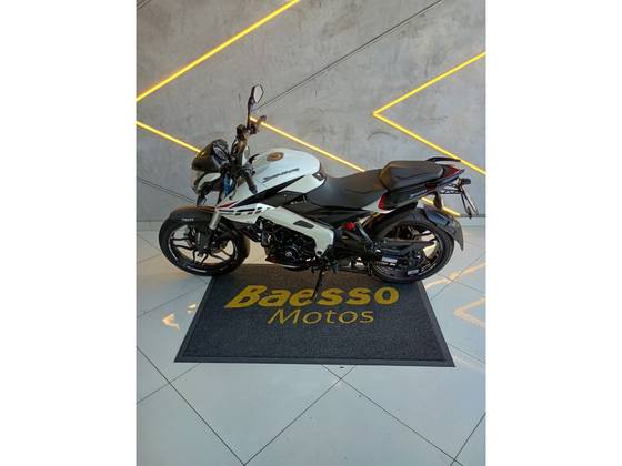 BAJAJ DOMINAR 200 BAJAJ DOMINAR 200